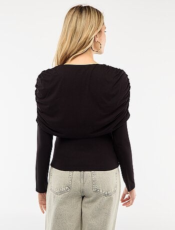 Camiseta con cuello barco drapeado