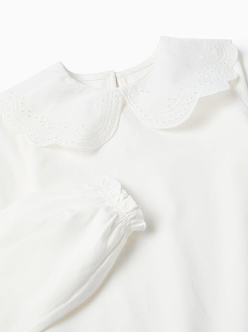 Camiseta con cuello bordado inglés y volantes - Kiabi