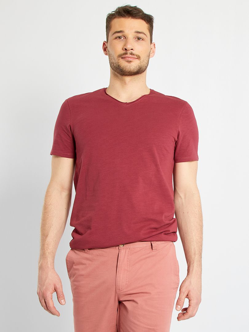 Camiseta Con Cuello De Pico 1 90 M Rojo Kiabi 8 00 camiseta-con-cuello-de-pico-1-90-m-rojo-kiabi-8-00