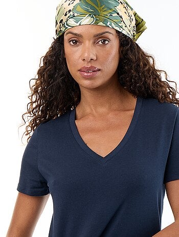Camiseta con cuello de pico