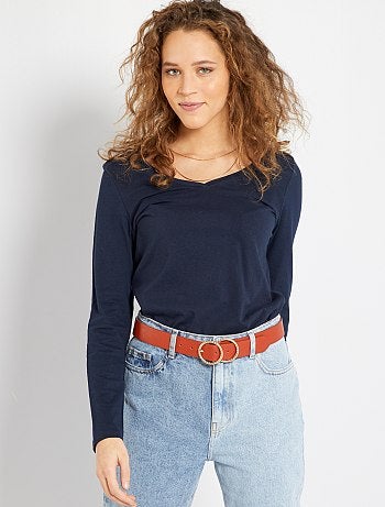 Camiseta con cuello de pico