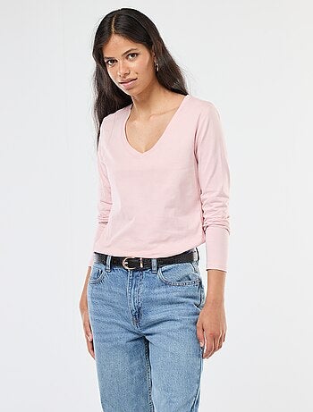 Camiseta con cuello de pico