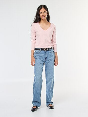 Camiseta con cuello de pico