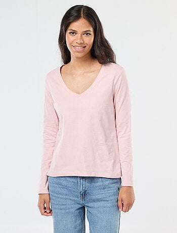 Camiseta con cuello de pico