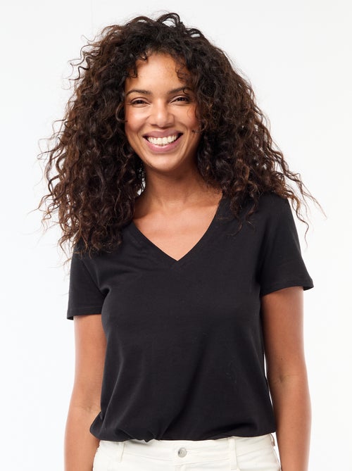 Camiseta con cuello de pico - Kiabi Camiseta con cuello de pico - Kiabi