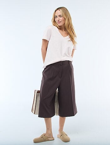 Camiseta con cuello de pico