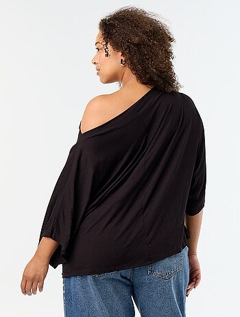 Camiseta con cuello drapeado y mangas cortas