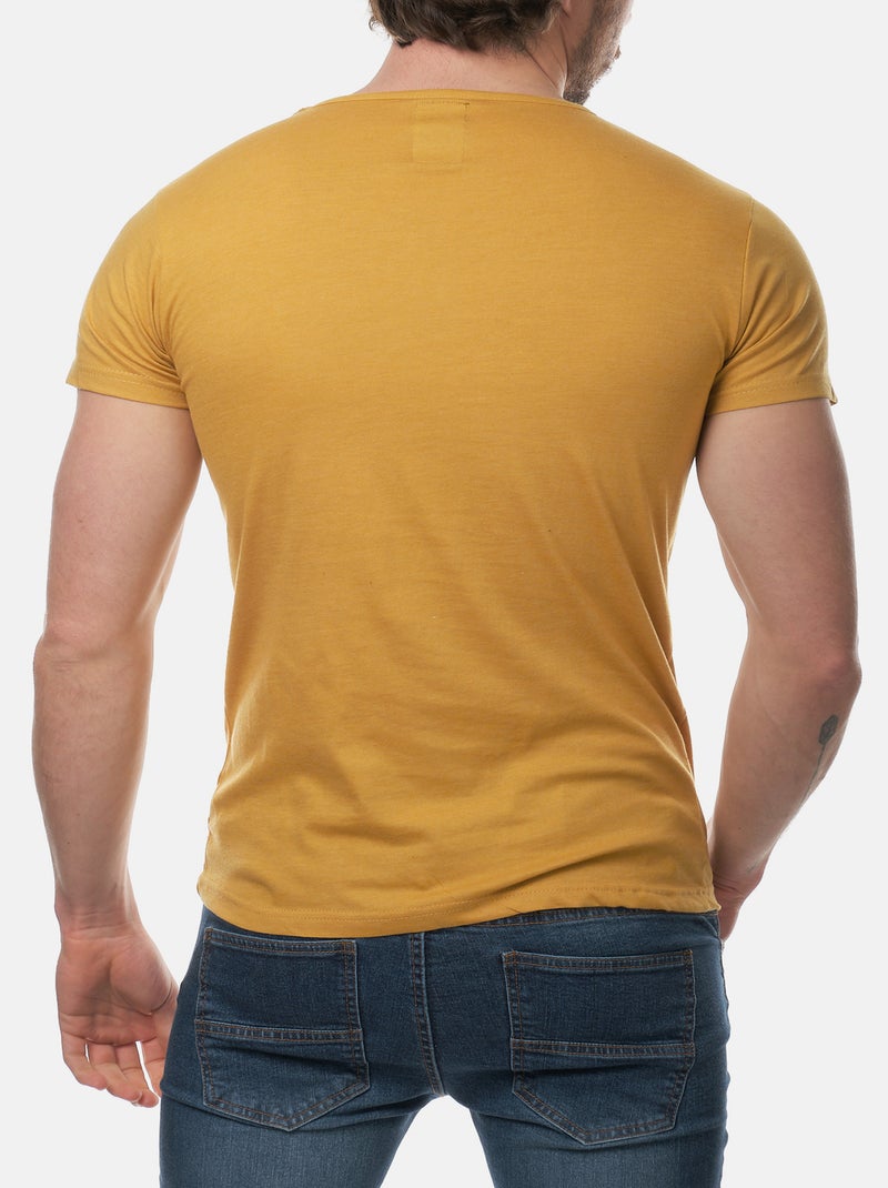 Camiseta con cuello en V Amarillo paja - Kiabi
