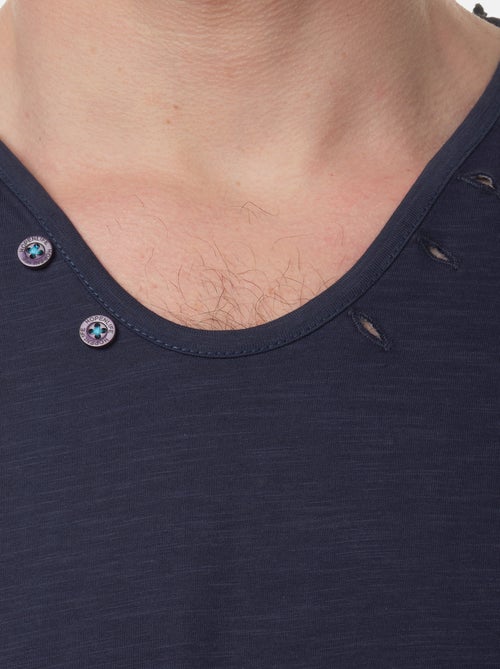 Camiseta con cuello en V - Kiabi
