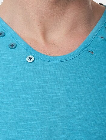 Camiseta con cuello en V
