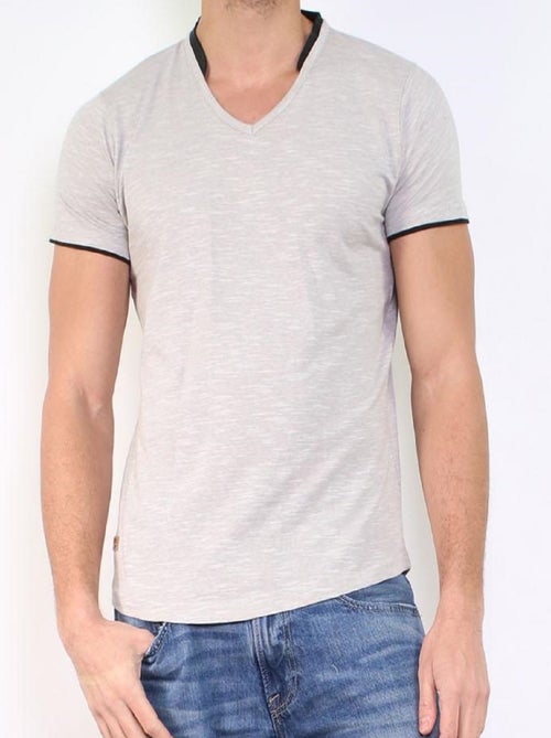 Camiseta con cuello en V - Kiabi