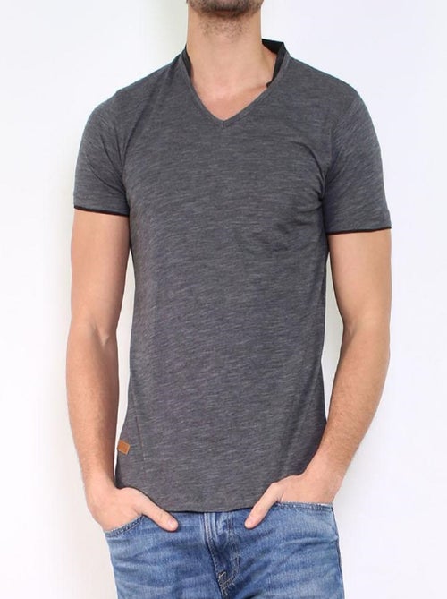 Camiseta con cuello en V - Kiabi
