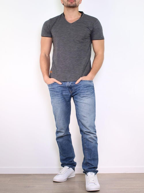Camiseta con cuello en V - Kiabi