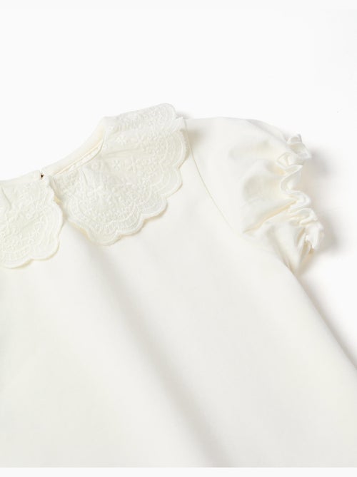 Camiseta con cuello festoneado y bordado - Kiabi