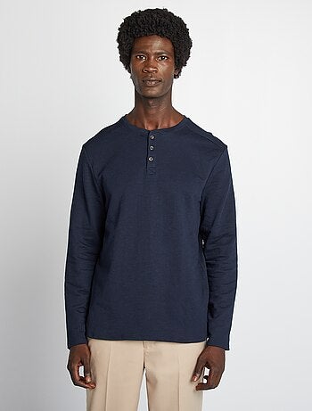 Camiseta con cuello panadero