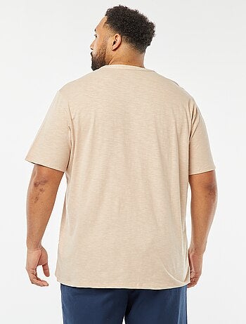 Camiseta con cuello panadero