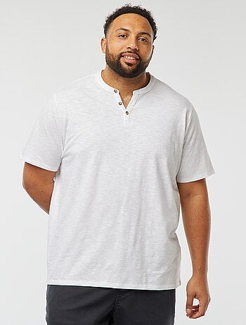 Camiseta con cuello panadero