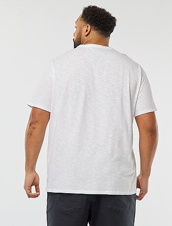 Camiseta con cuello panadero