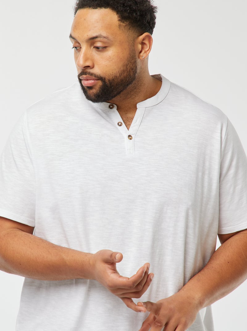 Camiseta con cuello panadero blanco - Kiabi