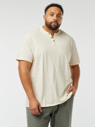 Camiseta con cuello panadero