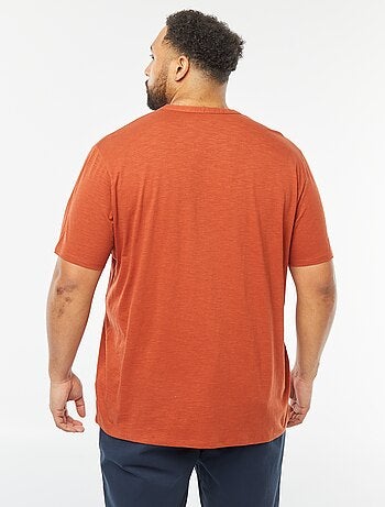 Camiseta con cuello panadero