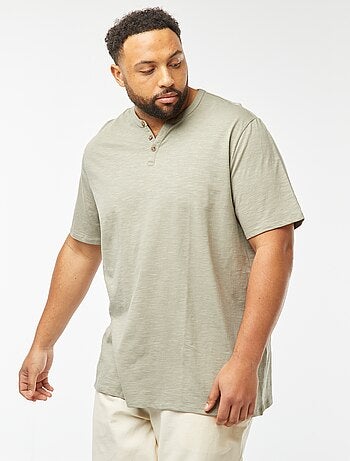 Camiseta con cuello panadero