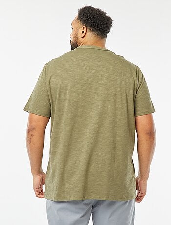 Camiseta con cuello panadero