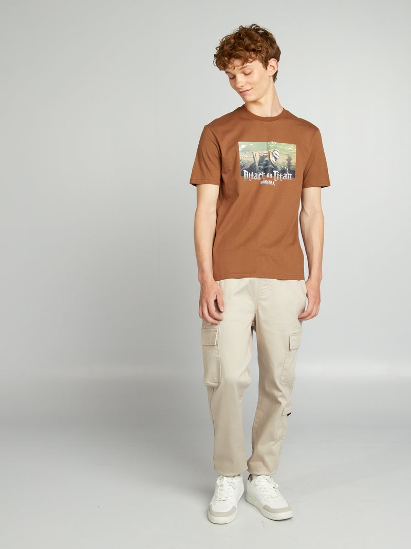 Camiseta con cuello redondo 'Ataque a los titanes' BEIGE - Kiabi