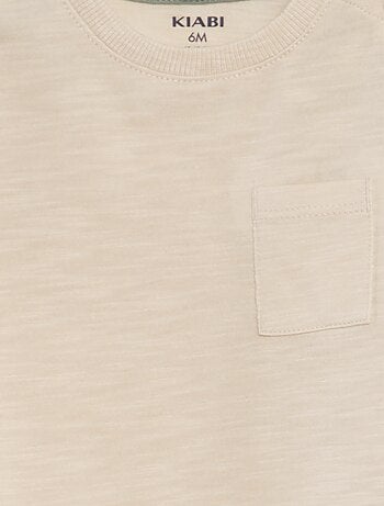 Camiseta con cuello redondo y bolsillo