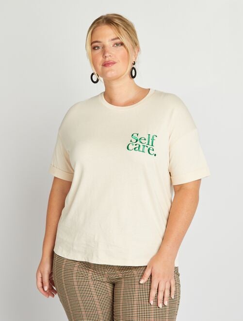 Camiseta con cuello redondo y mensaje bordado - Kiabi