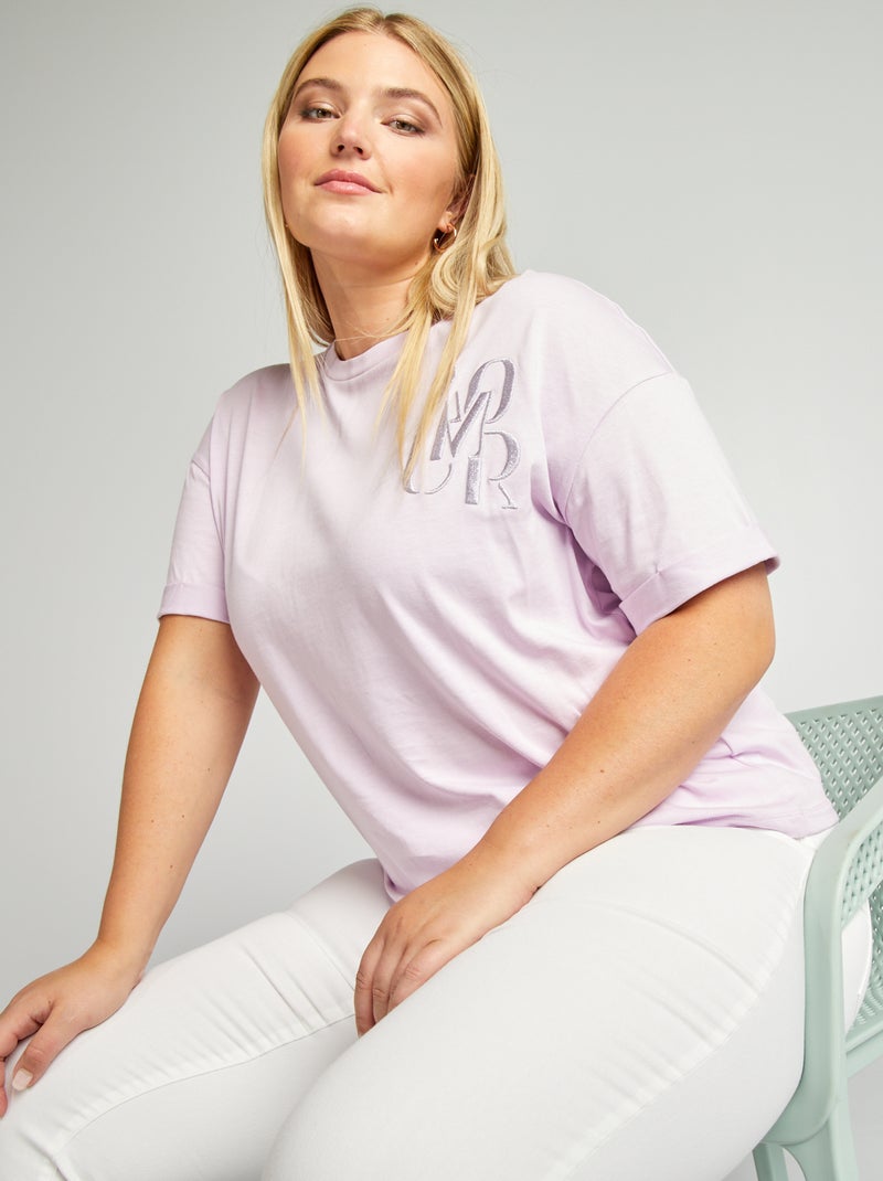 Camiseta con cuello redondo y mensaje bordado PURPURA - Kiabi