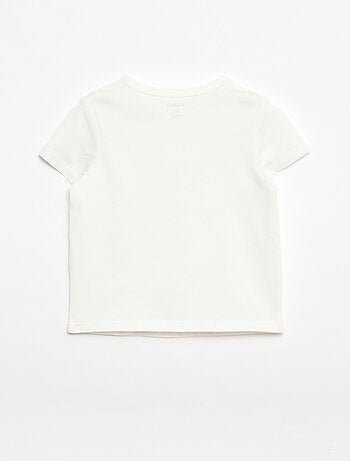 Camiseta con cuello tunecino abotonado