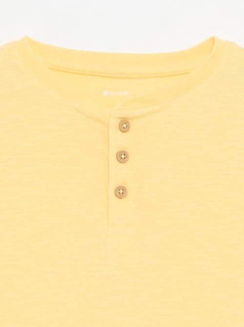 Camiseta con cuello tunecino - Kiabi Camiseta con cuello tunecino - Kiabi
