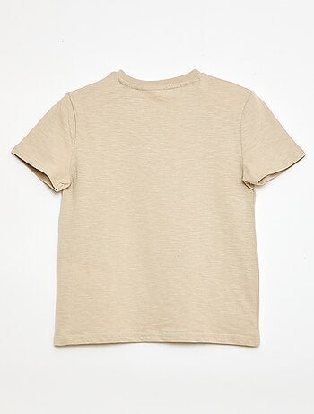 Camiseta con cuello tunecino