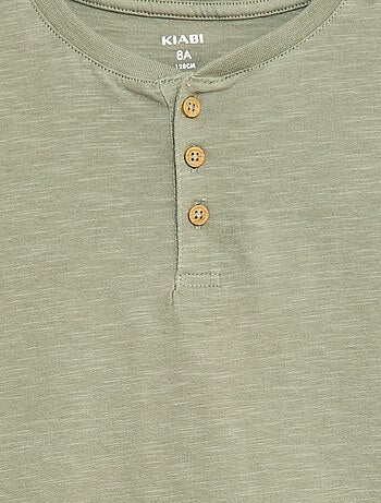 Camiseta con cuello tunecino