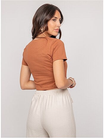 Camiseta con detalle joya FUXIANO