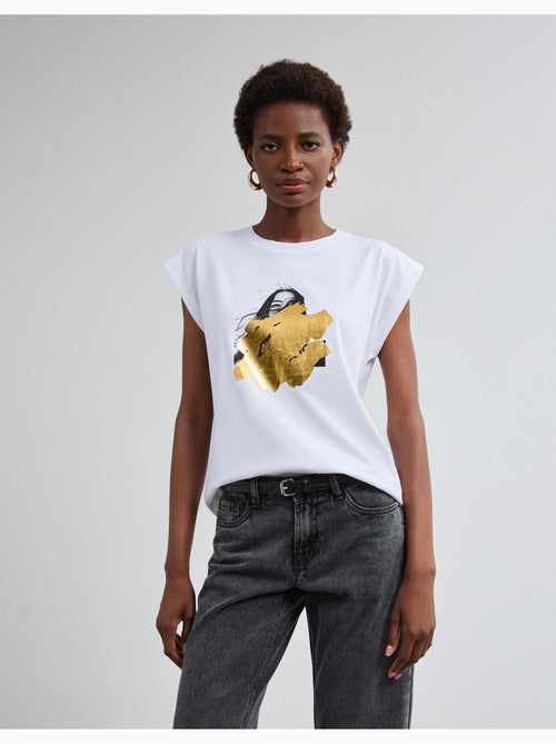 Camiseta con estampado de aluminio, mo fashion - Kiabi Camiseta con estampado de aluminio, mo fashion - Kiabi