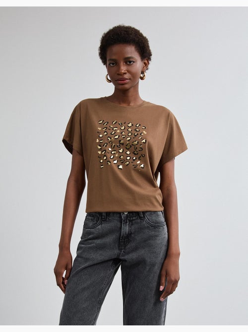 Camiseta con estampado de aluminio, mo fashion - Kiabi Camiseta con estampado de aluminio, mo fashion - Kiabi