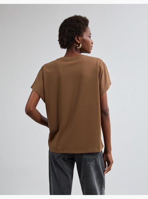 Camiseta con estampado de aluminio, mo fashion - Kiabi Camiseta con estampado de aluminio, mo fashion - Kiabi