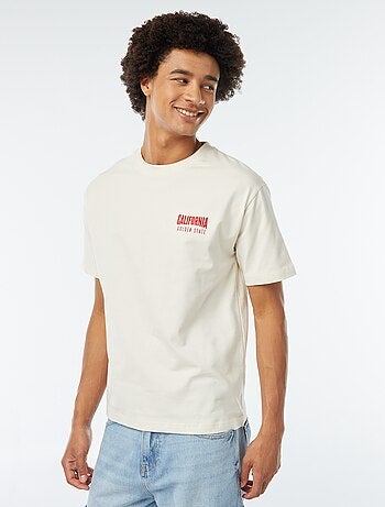 Camiseta con estampado en el pecho