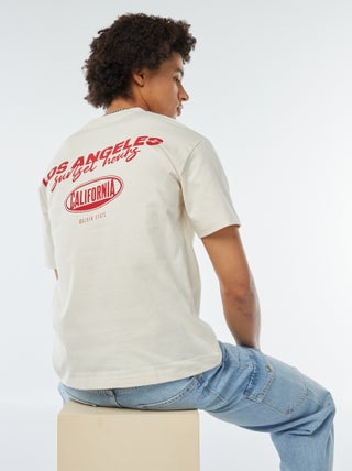 Camiseta con estampado en el pecho