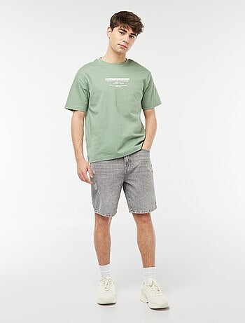 Camiseta con estampado en el pecho