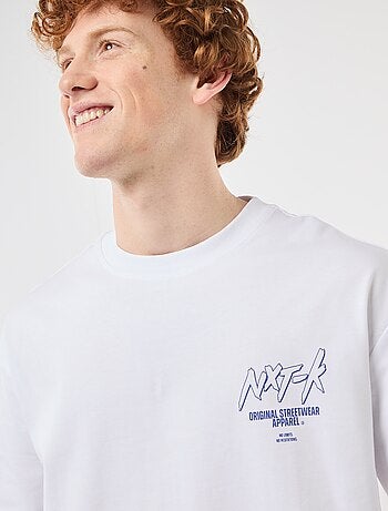 Camiseta con estampados delante y detrás en algodón liso