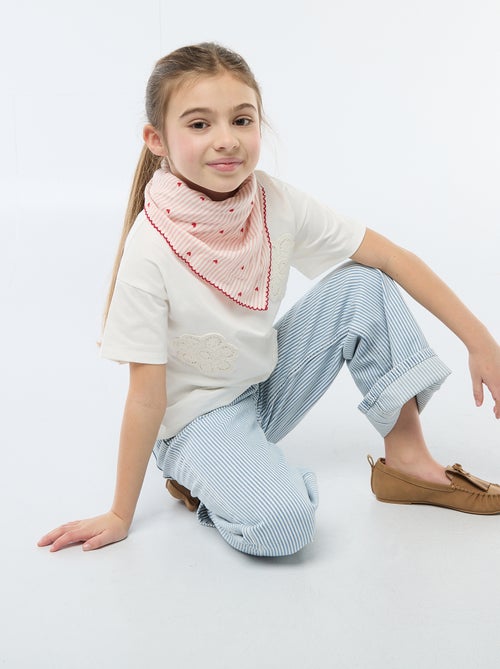 Camiseta con flores de macramé - Kiabi Camiseta con flores de macramé - Kiabi