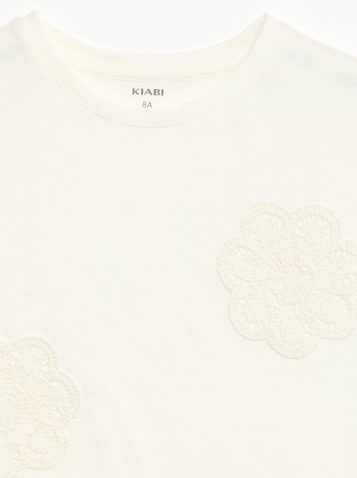Camiseta con flores de macramé - Kiabi Camiseta con flores de macramé - Kiabi