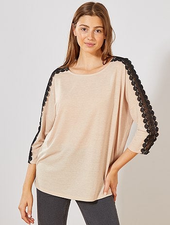 Camiseta con galón de encaje - Kiabi