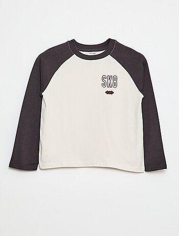 Camiseta con manga raglán