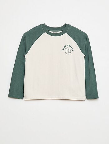 Camiseta con manga raglán