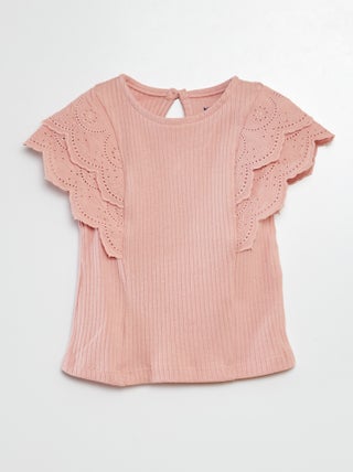 Camiseta con mangas bordadas