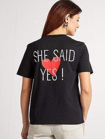 Camiseta con mensaje despedida de soltera